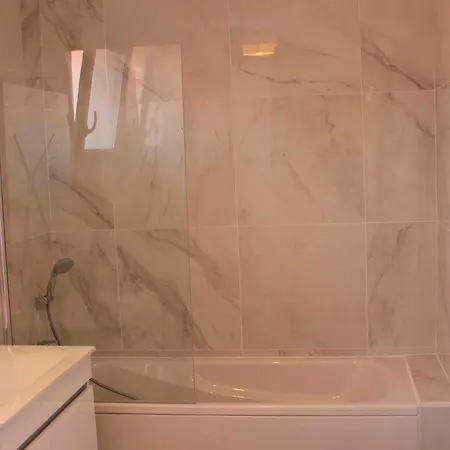 Maison Charmante A Pour 5 Pers, Proche Ocean Et Commerces - Fr-1-50-115 Feriehus