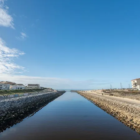 Holiday home Maison Charmante A Pour 5 Pers, Proche Ocean Et Commerces - Fr-1-50-115